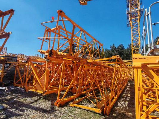 Traje Zoomlion 6012 grúa usada 8 toneladas de carga máxima y 2,8m todo el mástil para proyectos de construcción