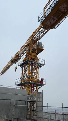 7015 STT200 10 t de carga máxima grúa torre de segunda mano L68B2 sección de mástil