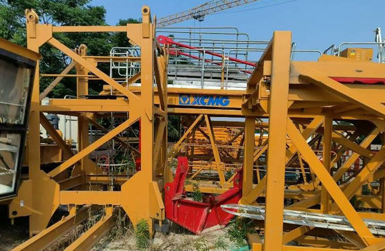 Carga de 10 toneladas Carga de 7020 grúa de torre usada con altura libre de 60 metros L68 mástil